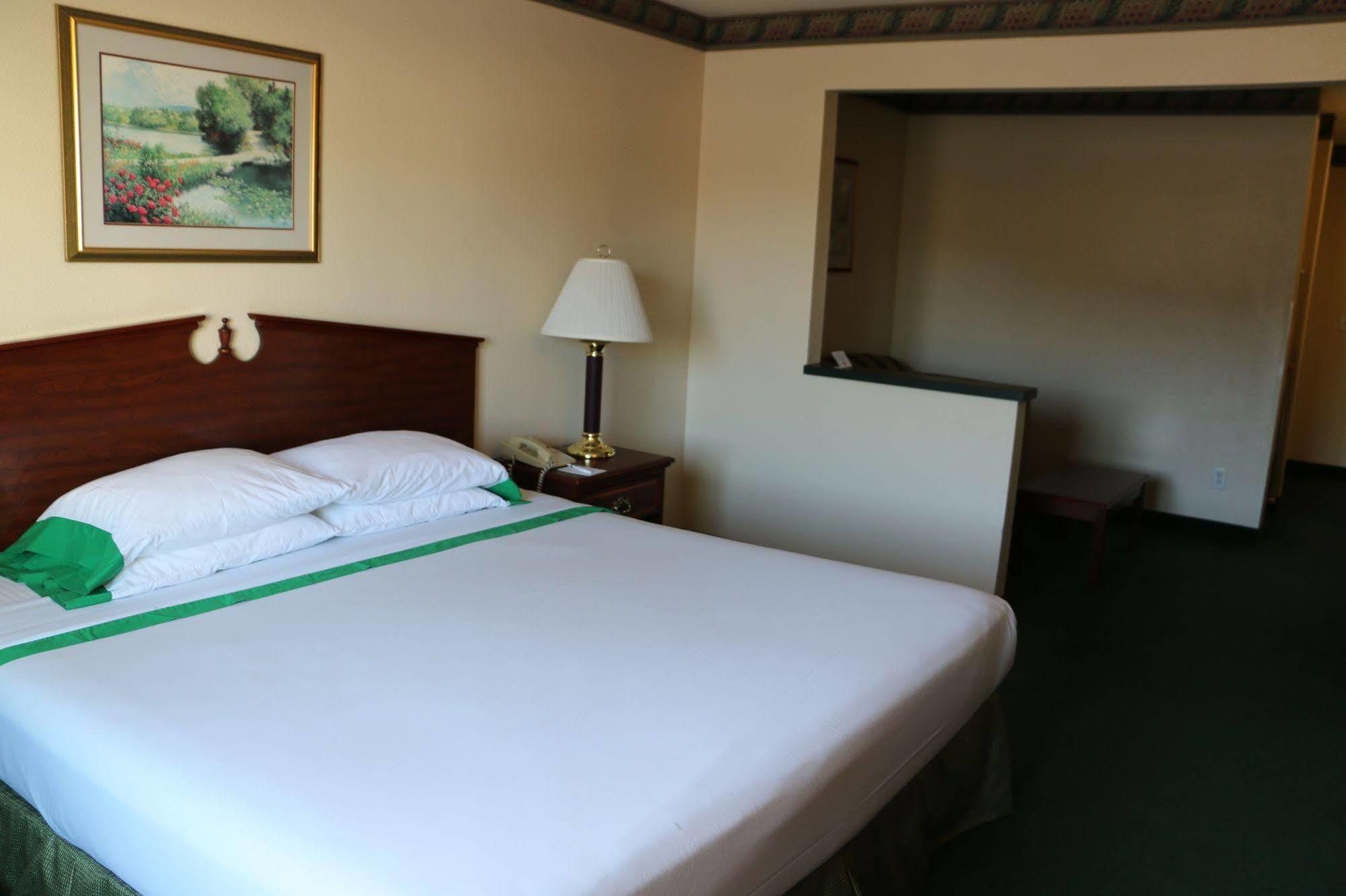 Guesthouse Inn & Suites Kelso/Longview 외부 사진